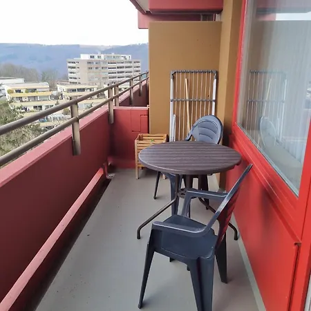 Apartamento B710, Mit Einem *