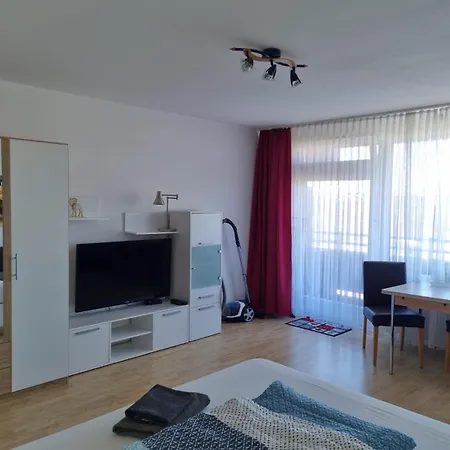 Apartamento B710, Mit Einem *
